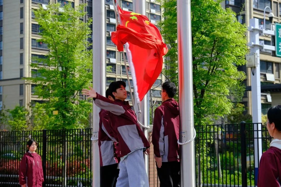 與春風為伴，攜安全同行 | 蚌埠博雅培文第十周升旗儀式